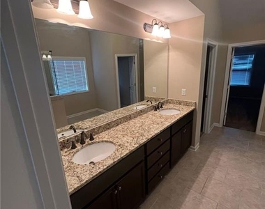 524 Tyne Drive - Photo Thumbnail 17
