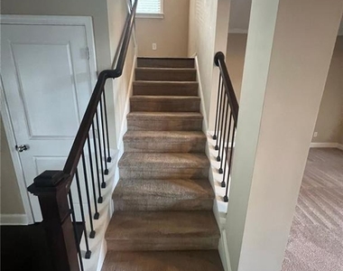 524 Tyne Drive - Photo Thumbnail 6