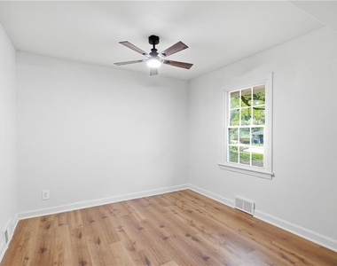 2801 Mitchell Drive - Photo Thumbnail 4