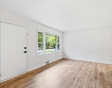 2801 Mitchell Drive - Photo Thumbnail 5