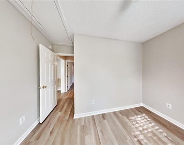729 Cooper Street Sw - Photo Thumbnail 12