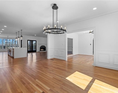 350 Kelson Drive - Photo Thumbnail 8