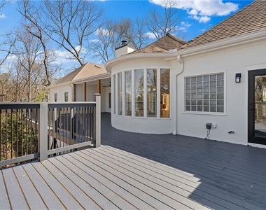 350 Kelson Drive - Photo Thumbnail 27