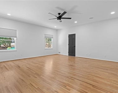 350 Kelson Drive - Photo Thumbnail 28