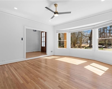 350 Kelson Drive - Photo Thumbnail 4