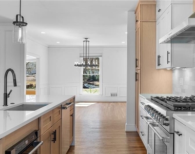 350 Kelson Drive - Photo Thumbnail 13