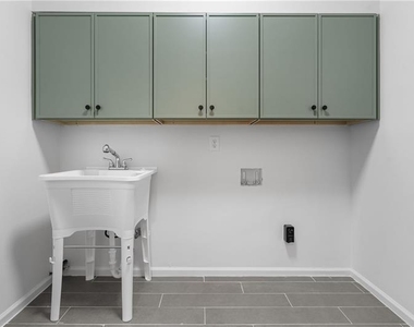 350 Kelson Drive - Photo Thumbnail 42