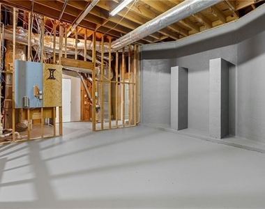 350 Kelson Drive - Photo Thumbnail 51