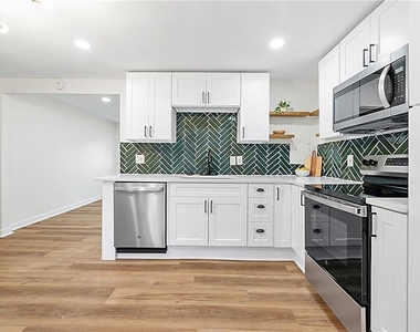 578 Alfred Road Nw - Photo Thumbnail 5