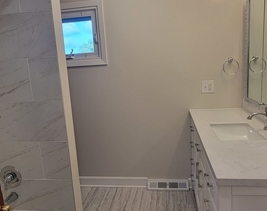 608 Trent Lane - Photo Thumbnail 7