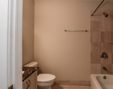 2942 N Lincoln Avenue - Photo Thumbnail 11