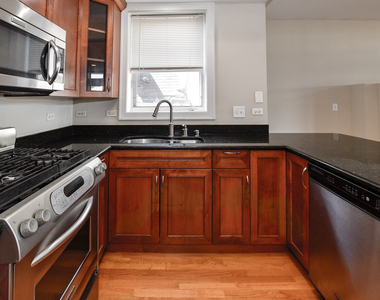 2942 N Lincoln Avenue - Photo Thumbnail 7