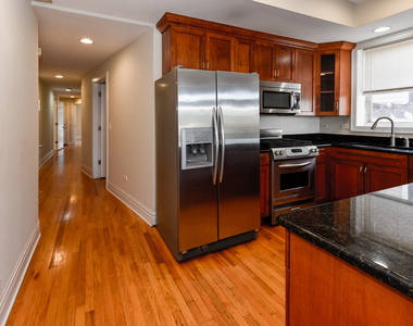 2942 N Lincoln Avenue - Photo Thumbnail 8