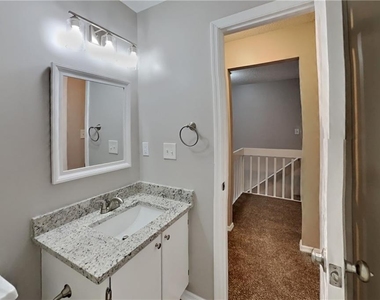 4015 Sharon Woods Drive - Photo Thumbnail 15