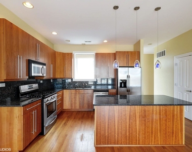 1355 W Washington Boulevard - Photo Thumbnail 4