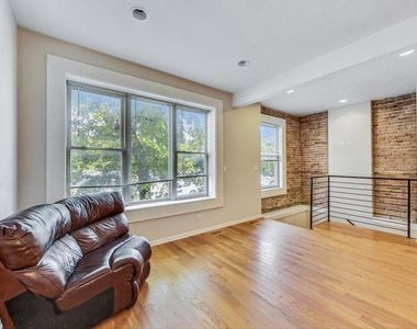 2839 W Cortez Street - Photo Thumbnail 3