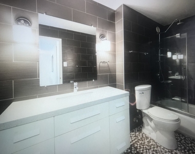 211 E Ohio Street - Photo Thumbnail 8