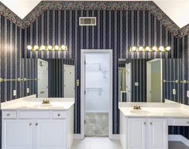 1167 Druid Walk - Photo Thumbnail 25