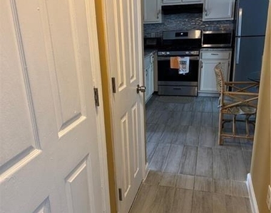 2578 Shadowbrook Drive - Photo Thumbnail 7