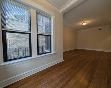 2647 N Sawyer Avenue - Photo Thumbnail 5