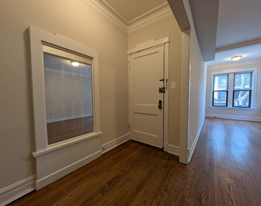 2647 N Sawyer Avenue - Photo Thumbnail 1