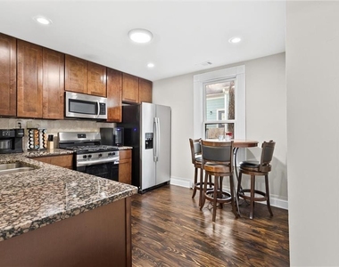 867 Beecher Street Sw - Photo Thumbnail 34