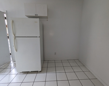 3040 W Wellington Street - Photo Thumbnail 11
