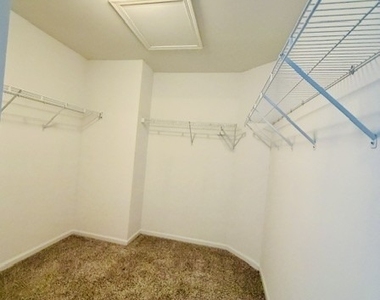 2331 Wilson Creek Circle - Photo Thumbnail 10