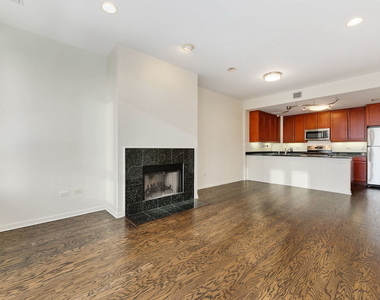 400 N Clinton Street - Photo Thumbnail 7