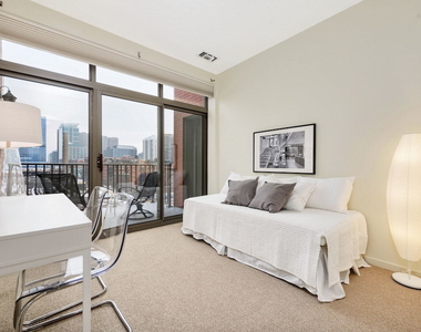 400 N Clinton Street - Photo Thumbnail 15