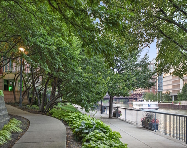 400 N Clinton Street - Photo Thumbnail 26