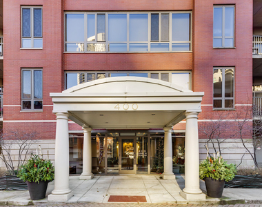 400 N Clinton Street - Photo Thumbnail 3
