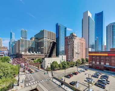 400 N Clinton Street - Photo Thumbnail 18