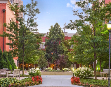 400 N Clinton Street - Photo Thumbnail 31