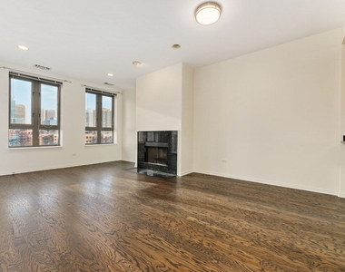 400 N Clinton Street - Photo Thumbnail 6