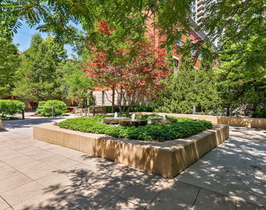 400 N Clinton Street - Photo Thumbnail 21