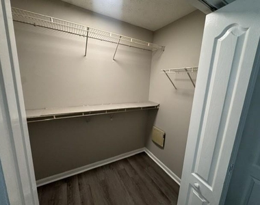 2975 Fields Drive - Photo Thumbnail 6