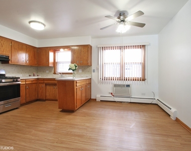 5534 W Bryn Mawr Avenue - Photo Thumbnail 6