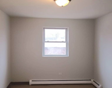 5741 W 35th Street - Photo Thumbnail 4
