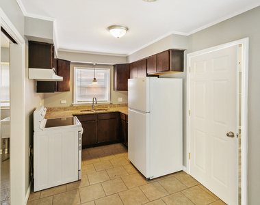 17306 Holmes Avenue - Photo Thumbnail 4