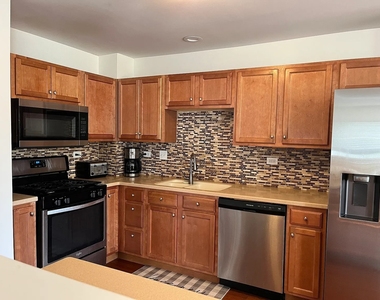 1290 Derry Lane - Photo Thumbnail 2