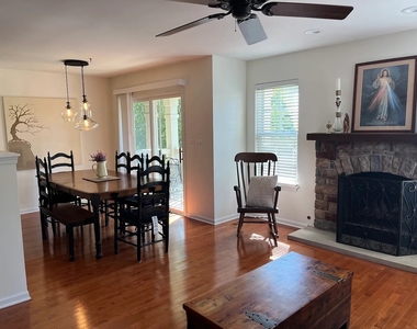 1290 Derry Lane - Photo Thumbnail 4