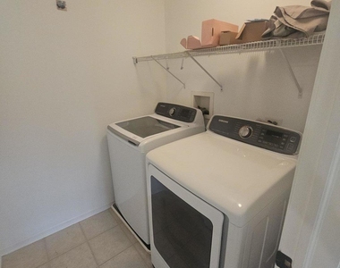 6085 Delaney Drive - Photo Thumbnail 16
