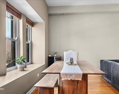 4545 S Drexel Boulevard - Photo Thumbnail 2