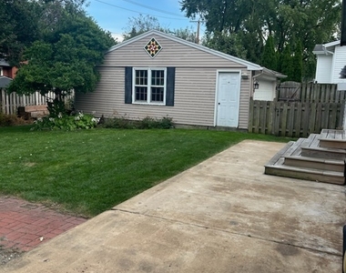 216 S 15th Street - Photo Thumbnail 12