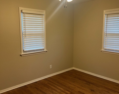 216 S 15th Street - Photo Thumbnail 7