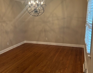 216 S 15th Street - Photo Thumbnail 5