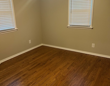 216 S 15th Street - Photo Thumbnail 10