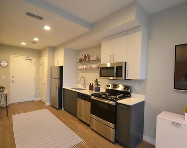 301 Memorial Drive Se - Photo Thumbnail 2