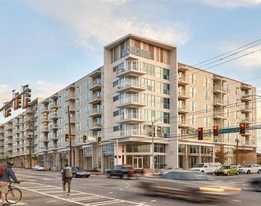 301 Memorial Drive Se - Photo Thumbnail 1